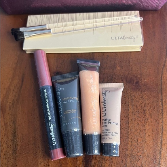 Ulta Beauty 8 piece Set with Makeup Bag - Picture 5 of 7